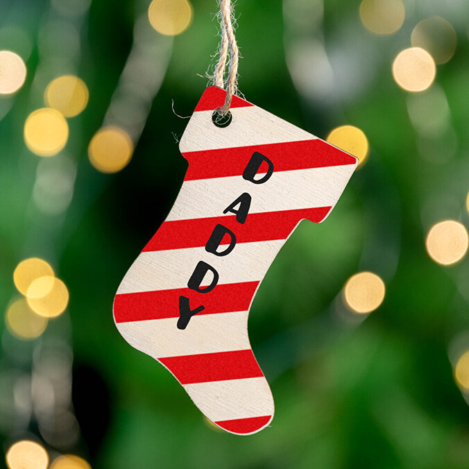 Houten kerstversiering in de vorm van een kerstlaars ontwerpen en maken