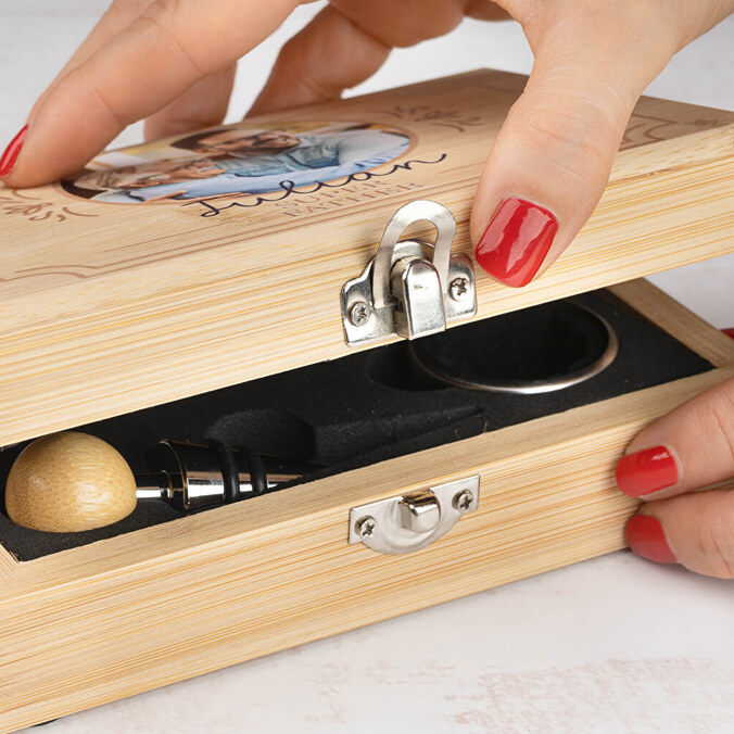 Zestaw akcesoriów do wina z personalizowanym etui