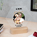 Trofeo de metacrilato hexagonal personalizado con base madera