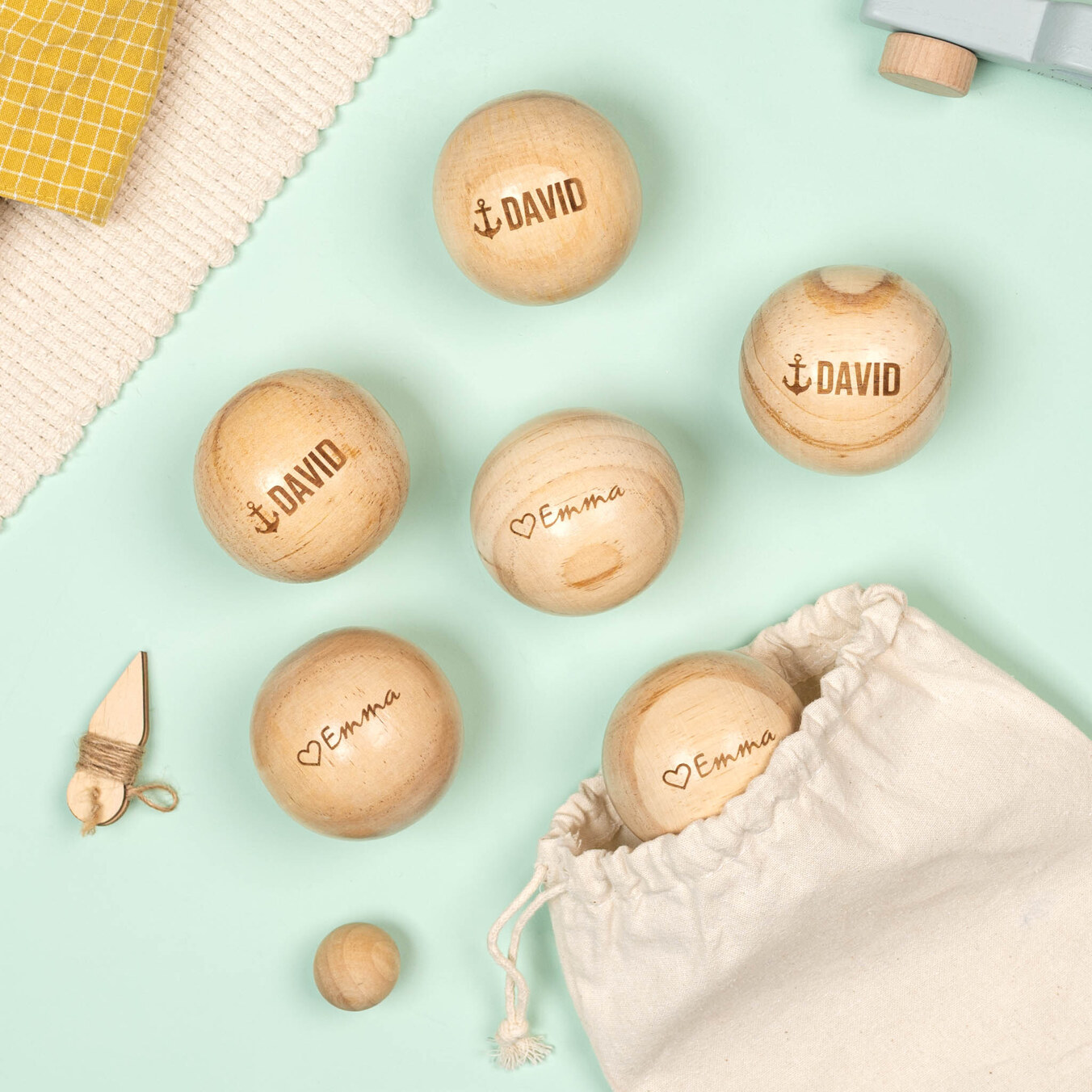 Petanque-Set mit gravierten Kugeln