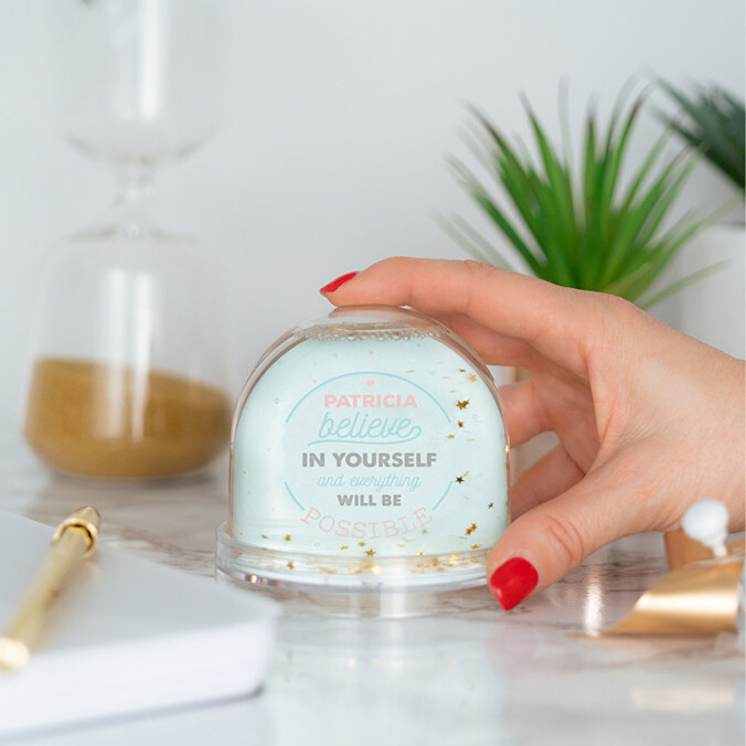 Personalised spherical snowball