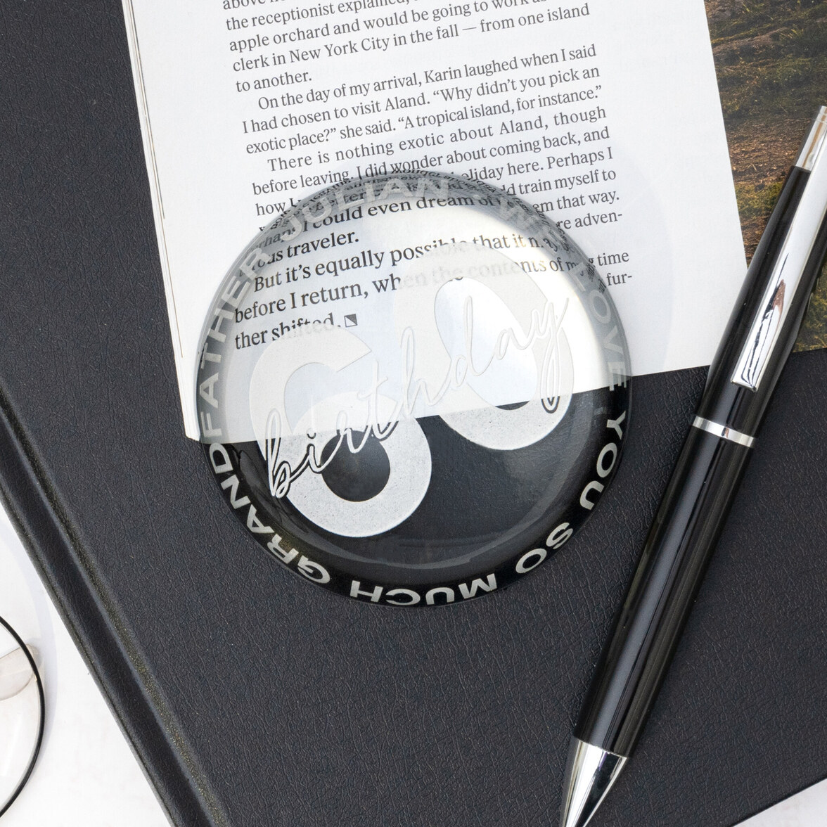 Personalised glass paperweight magnifying glass Wanapix