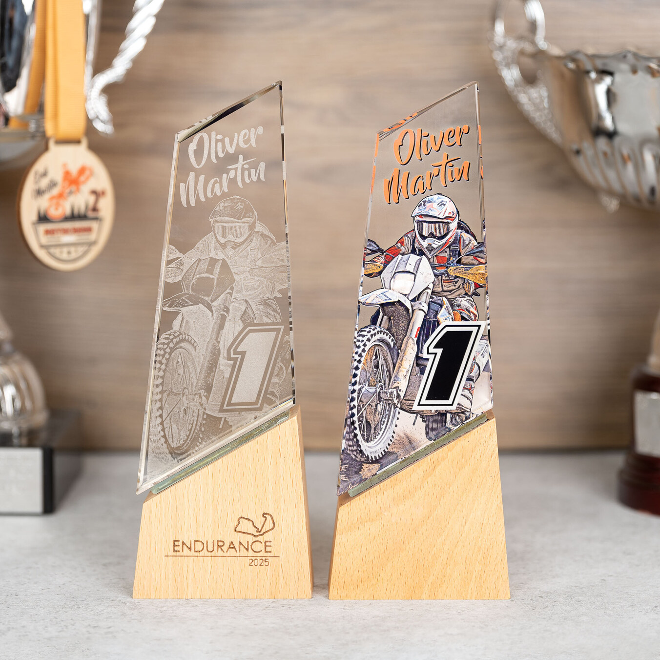 Trofeú vidro alongado gravado Premium