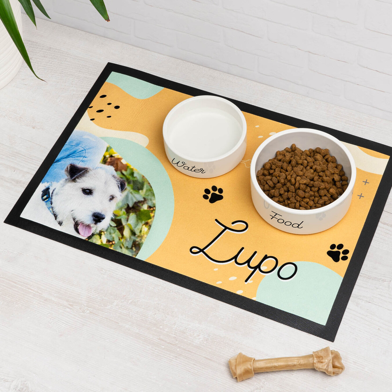 Personalisierte Napfunterlage für Hund und Katze