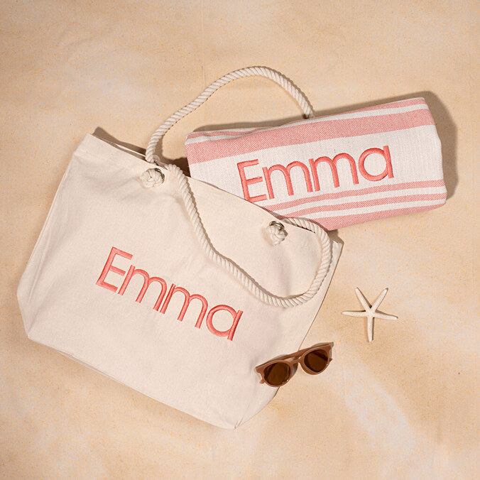 Beach bag with embroidered name and plaid