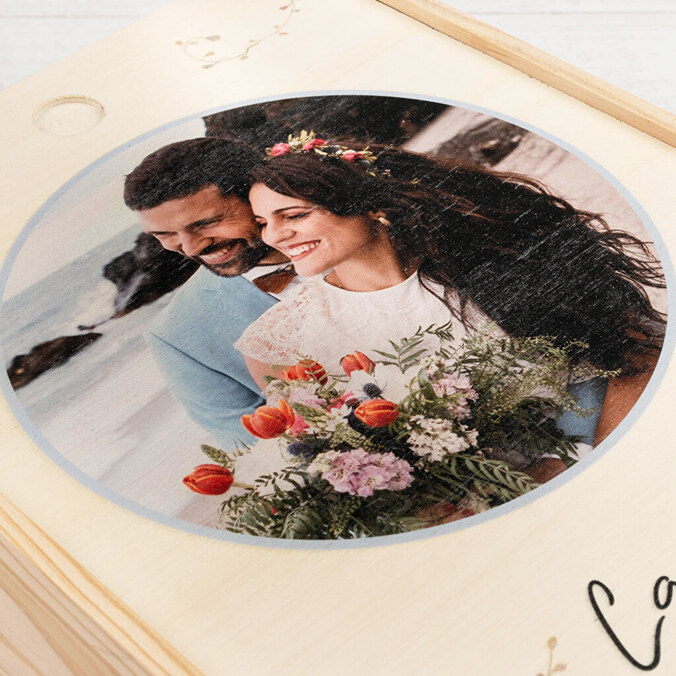 Podwójne personalizowane pudełko na wino + 2 butelki wina