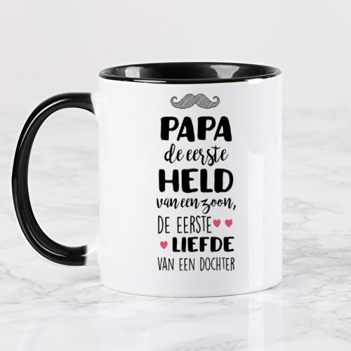 "Papa, de eerste held van een zoon,  de eerste liefde van een dochter."