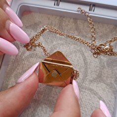 GILIEYER Personalizzata Collana Pendente Busta, Placcato Oro Vero 18k Collana con Ciondolo a Forma di Busta Collana con Ciondolo a Forma di Busta con Lettera I love you Donna (Gold
